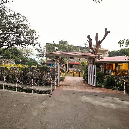 V Resorts Dukes Den Resort Рамнагар Экстерьер фото